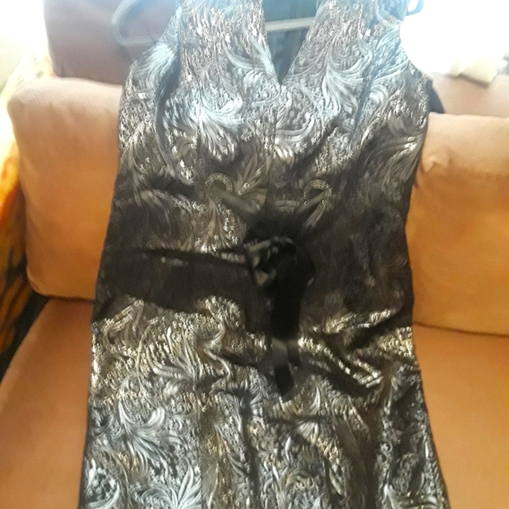 Dress - Picture 1 of 7